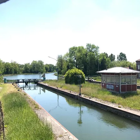 فندق مبيت وإفطار D'hotes 